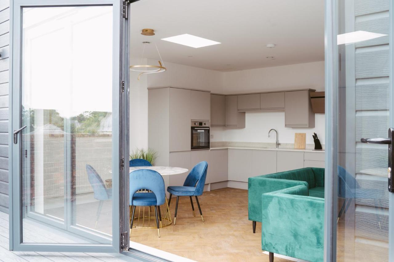 York Riverside Apartments Экстерьер фото