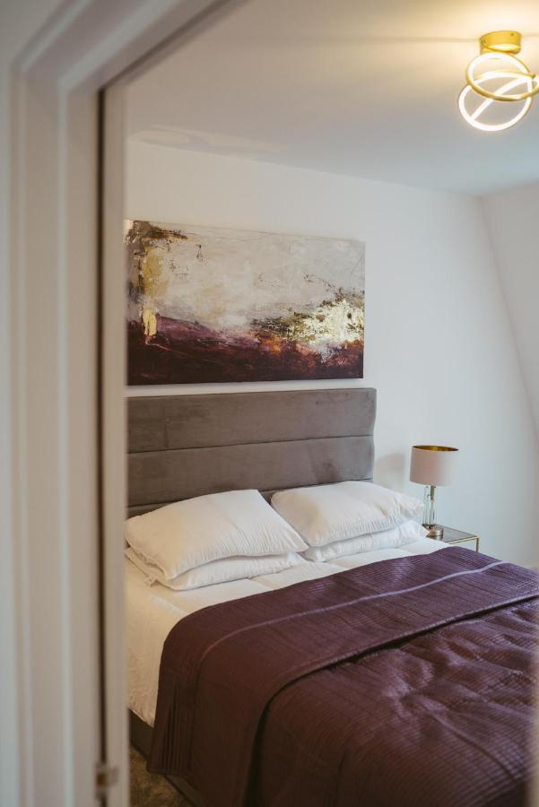 York Riverside Apartments Экстерьер фото