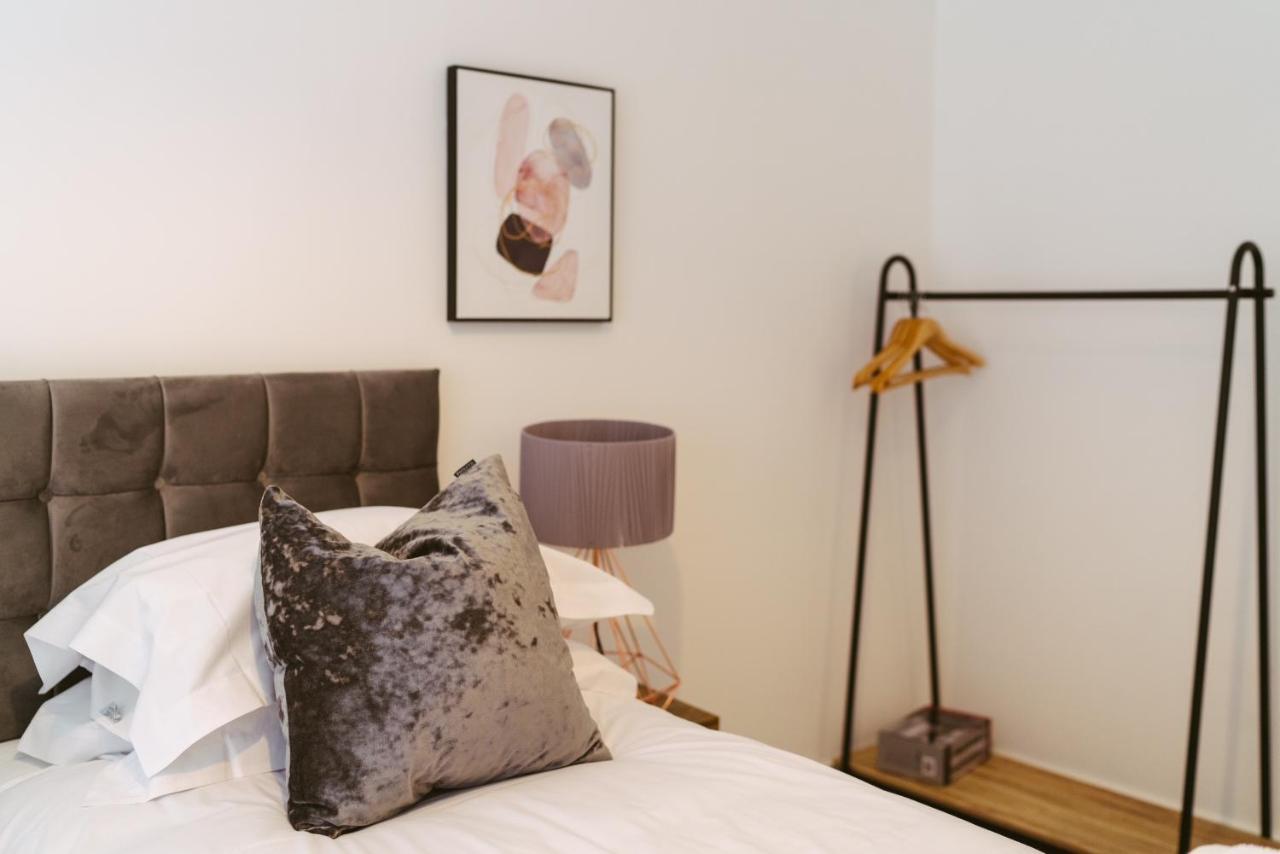York Riverside Apartments Экстерьер фото